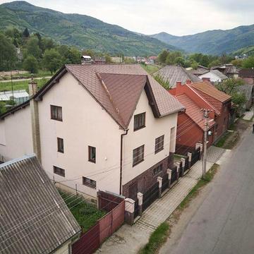 Будинок у Карпатах