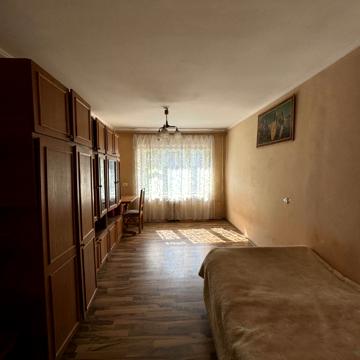 Таджицька вул., 6
