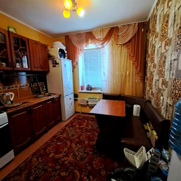 вул. Лазурна, 42