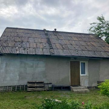Земельна ділянка з приватним будинком