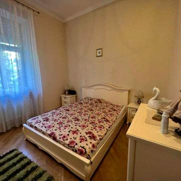 Оренда 2-х кімнатної квартири у ближньому центрі на вулиці Смольського