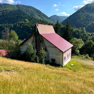 Продається база відпочинку в с. Руська Мокра