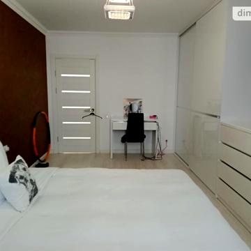 Продаж 3к Квартира Тролейбусна вулиця