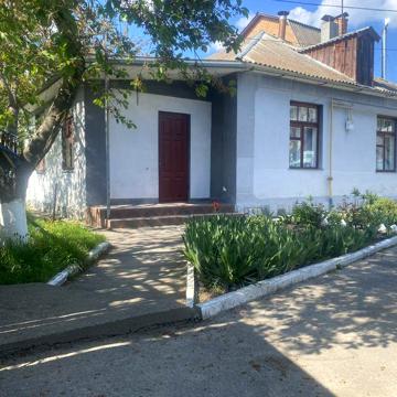 Продається будинок на Ближньому Замості