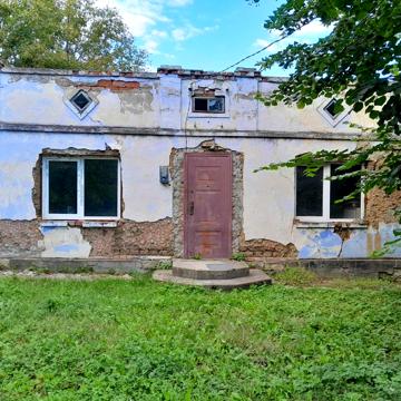 будинок біля Дністра можливий торг