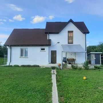 Будинок 105 м2 в с. Мрія з частковим ремонтом + генератор