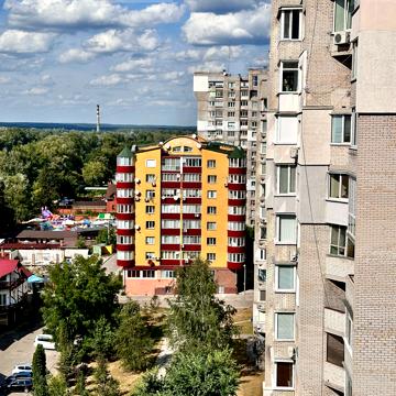 Заливна вул., 1