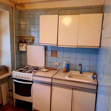 Продам 2 кімнатну квартиру, Вишгород, Симоненка 8, кімнати окремі