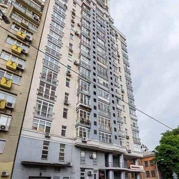 Квартира біля метро Кловська на Печерську П. Мирного 17