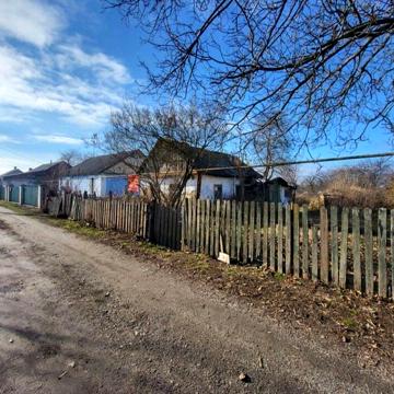 Продаж ділянки з будинком в м. Жмеринка, район Тец