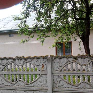 Продається будинок з земельною ділянкою