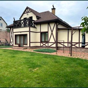 Продаж будинку з ремонтом, велика ділянка 25 соток! 4 спальні