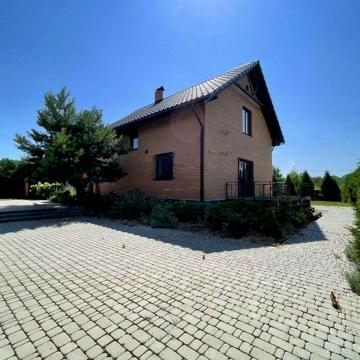Обухівський р-н.   Продаж маєтку. Будинок, барбекю та баня 2 поверхи.