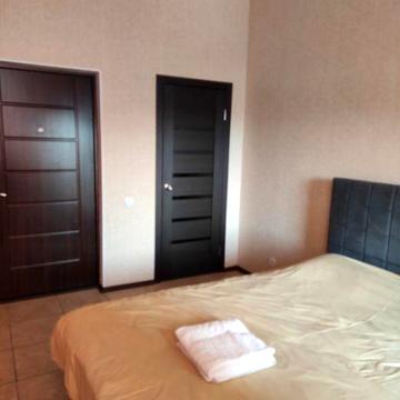 Сдам свою квартиру возле метро, без агенских, срочно парковка