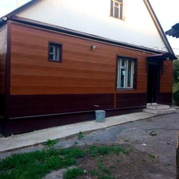 Добротное домовладение в центре Люботина