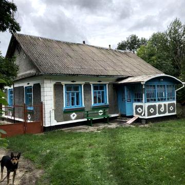 Будинок, льох, хлів