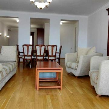 Паторжинського вул., 14