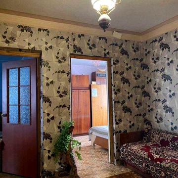Продам трехкомнатную квартиру в п.Слобожанское!