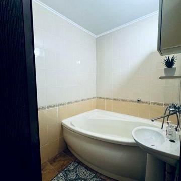 Продам 3х кімнатну квартиру з меблями та технікою(Центр,Курсова)