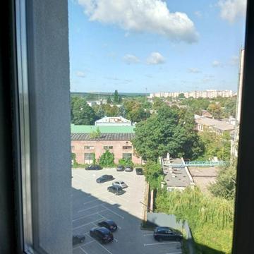 Домбровського вул., 3В