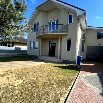 Продаж приватного будинку в передмісті