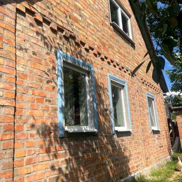 Продам добротний цегляний будинок у Дергачах, в районі Лужок