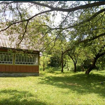 Дім і дві земельні ділянки