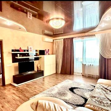 Продам 2-кімн.кв. по Небесній Сотні, 27-б, центр