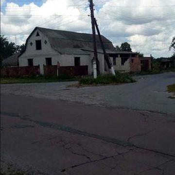 Продам будинок 
70 км від Києва 
Село Пі