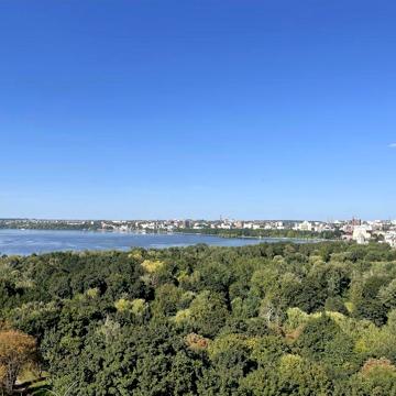 Продаж ексклюзивної квартири з видом на Тернопільський став