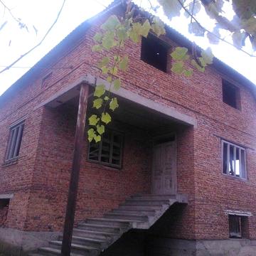 Продам цегляний будинок