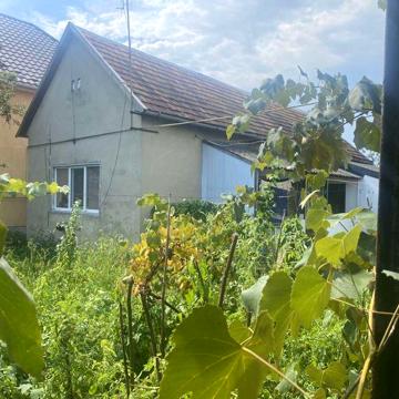 Продаю будинок та земельну ділянку с. Ключарки, Мукачівський район