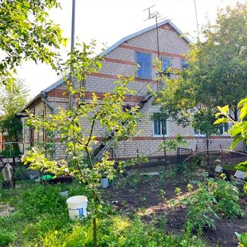 Центральна, 1