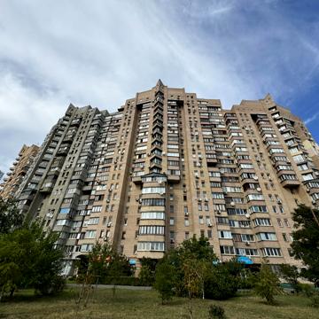 Срібнокільська вул., 20