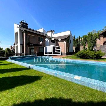 Lux-Estate пропонує в оренду елітний будинок у КМ Зелений Гай