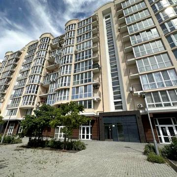 3кк ЖК Ривьера, 79.3м, 3 этаж, дом заселён, панорамные окна. Торг ЖК Рівʼєра