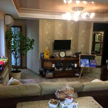 Продаж 3к Квартира Комарова вулиця
