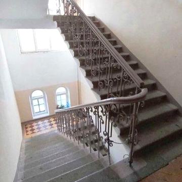 Продам 2к квартиру у царському будинку 1905р. Печерський р-н.