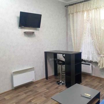 Сдам 2 комн квартиру+гараж центр м. Пл Конституции, Гагарина, пл. Рудн