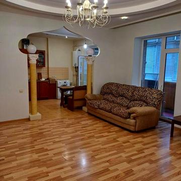 Продається 3 кім. кв. в с. Косівщина. Автономне опалення.