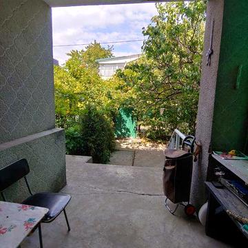 Компактний будинок біля озера