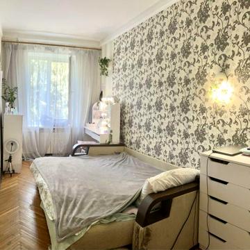 Продам 3 кімнатну квартиру по пр-ту Науки 58