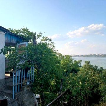 Продаётся дача с видом на речку