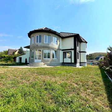 Без%Продажа 2-поверховий будинок з терасою в Ходосівці, площею 550 м².