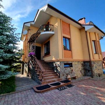Продається елітний Будинок в місті. Басейн. Сауна. Більярд. Теніс