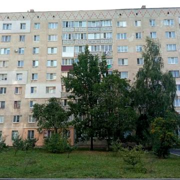 Продається 2 - х кімнатна квартира у центрі міста(біля льонокомбінату)