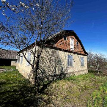 Будинок у смт Чернівці