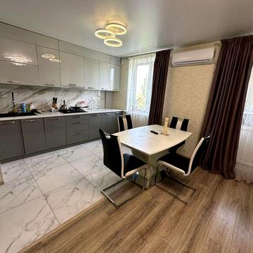 Продается 3-к квартира  в Соляных