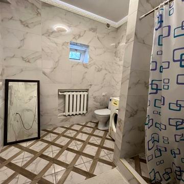 Ексклюзив.Продам цегляний будинок зі зручностями на жилій вулиці Узина