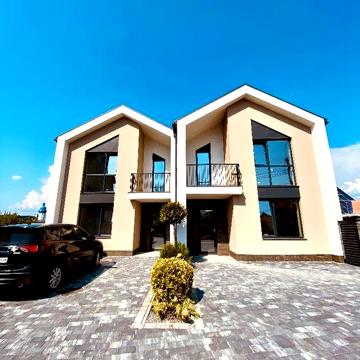 Продаж сучасних котеджів в центрі Сваляви (р-н. Бистрий)